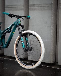 Onza Porcupine TRC 29x2.40 White Edition Faltreifen -Fahrrad Angebote DSC00519 1 2400x3000 1